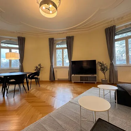 Waldstraße Living *